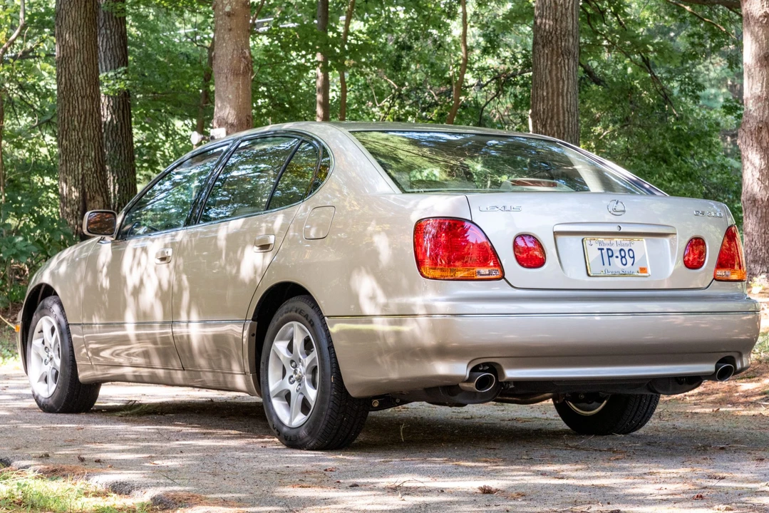 2001 Lexus GS 2nd Gen - Image 5 of 31
