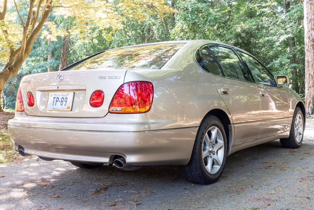 2001 Lexus GS 2nd Gen - Image 8 of 31