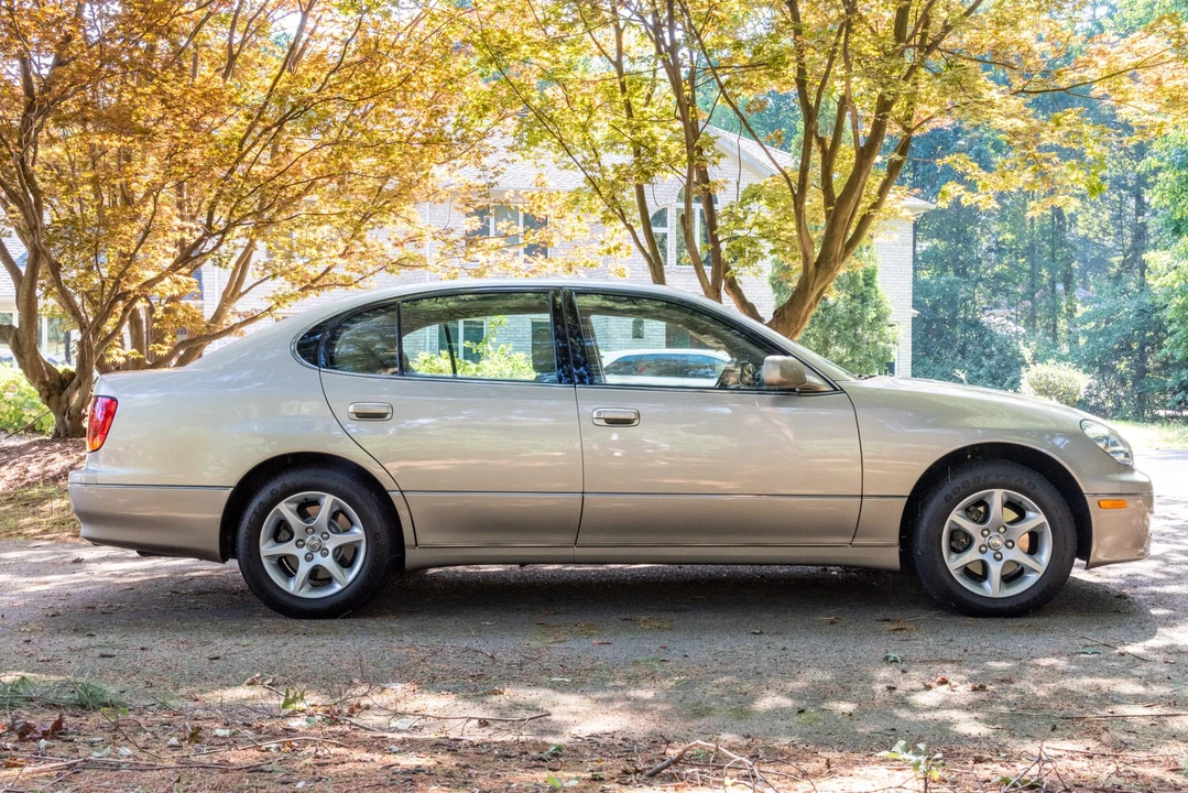 2001 Lexus GS 2nd Gen - Image 9 of 31