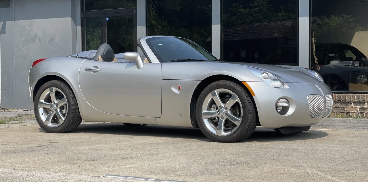 2006 Pontiac Solstice - Image 2 of 31