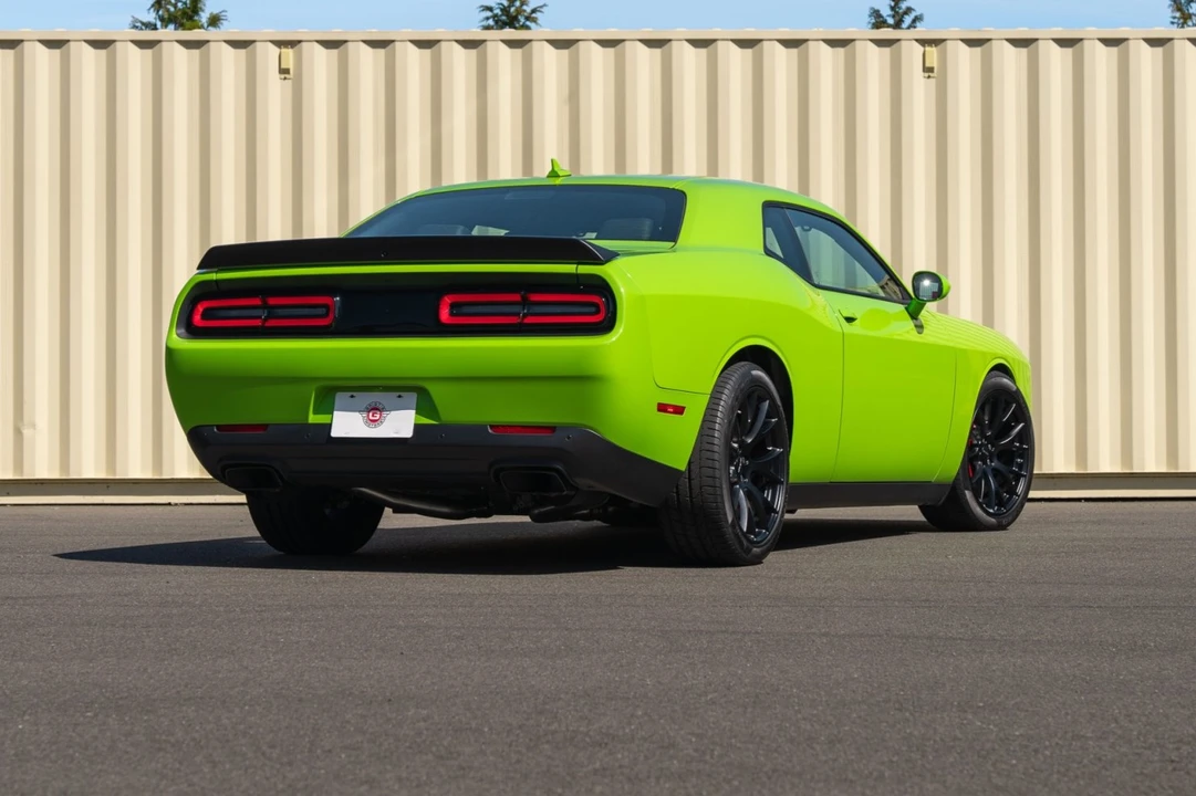 2015 Dodge Challenger SRT Hellcat 3rd Gen - Image 6 of 31