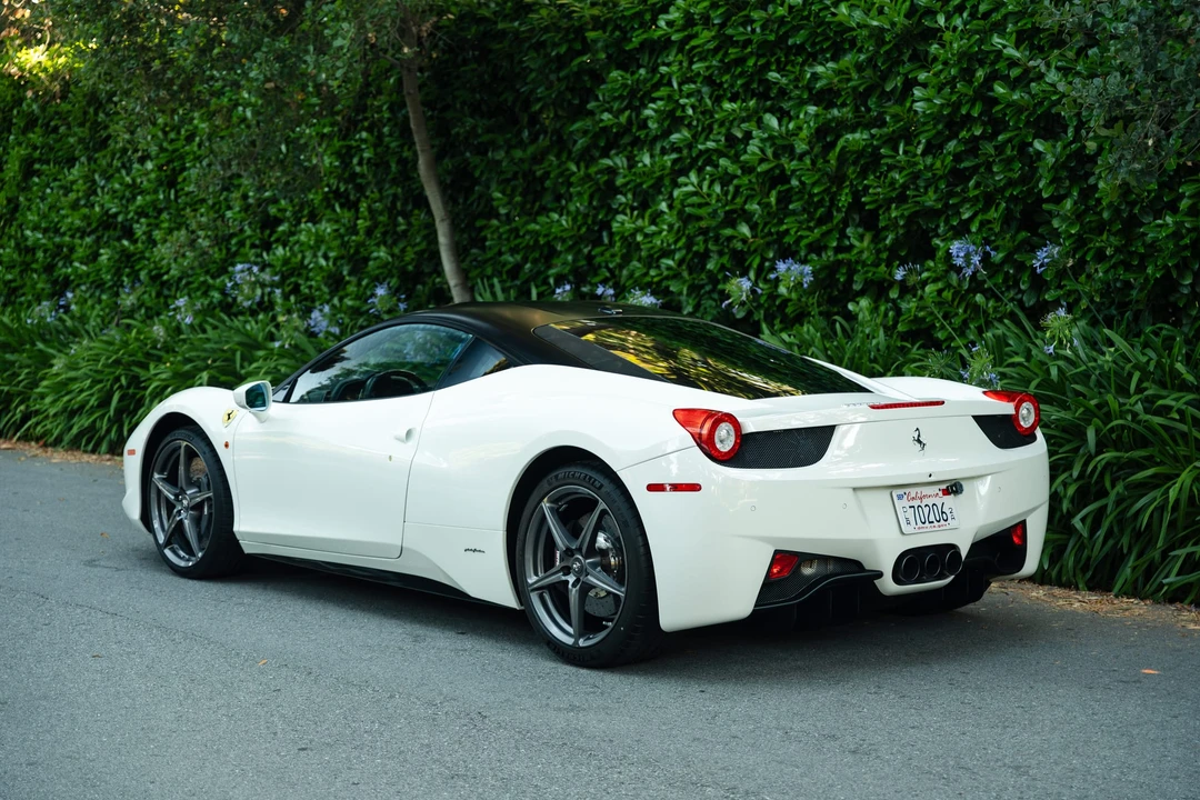 2015 Ferrari 458 Italia - Image 28 of 31