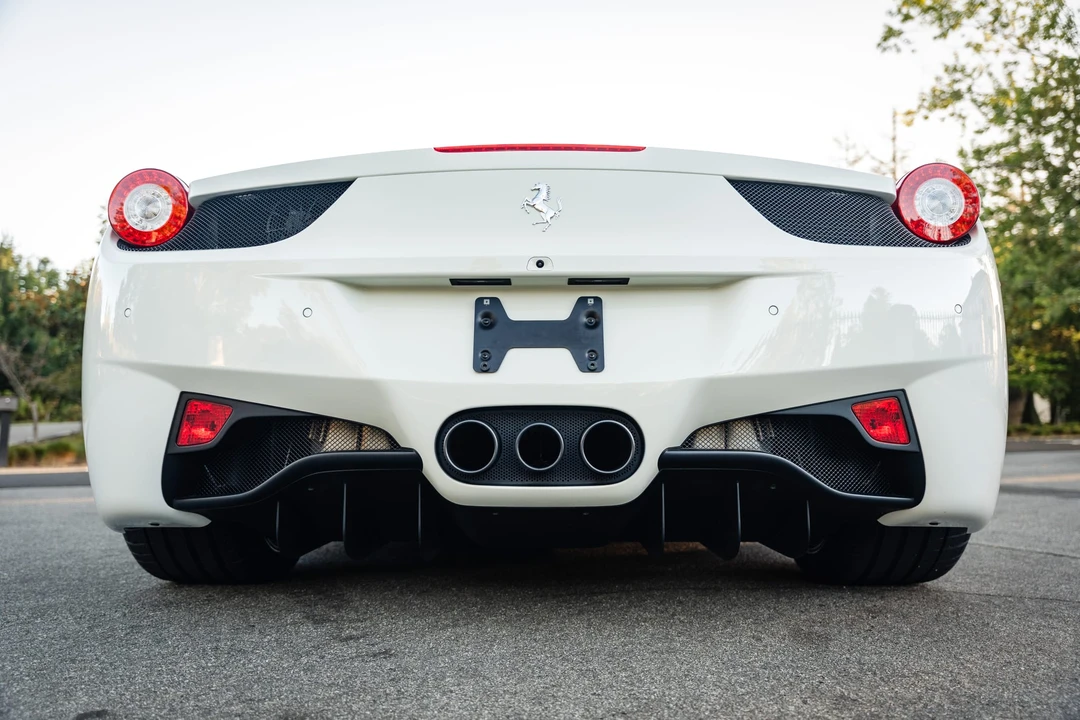 2015 Ferrari 458 Italia - Image 27 of 31
