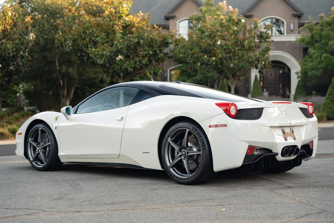 2015 Ferrari 458 Italia - Image 29 of 31