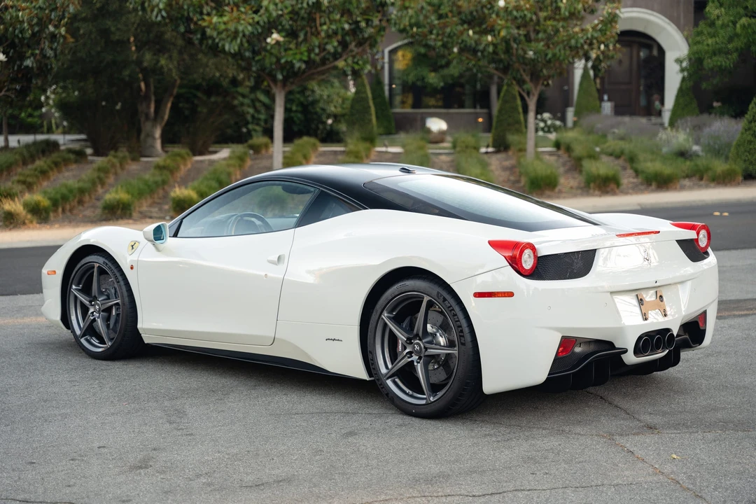 2015 Ferrari 458 Italia - Image 30 of 31