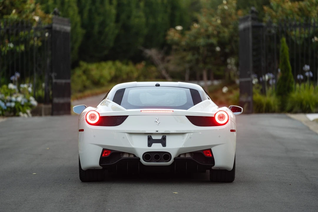 2015 Ferrari 458 Italia - Image 24 of 31