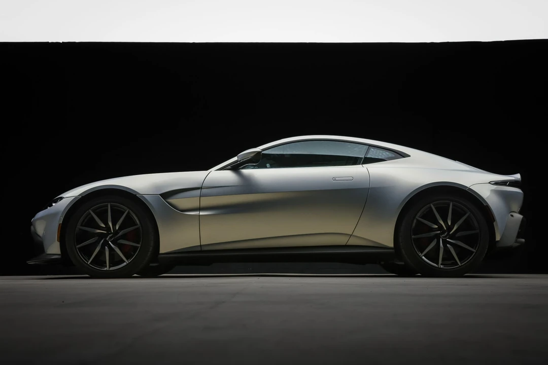 2020 Aston Martin V8 Vantage (2019+) - Image 19 of 31