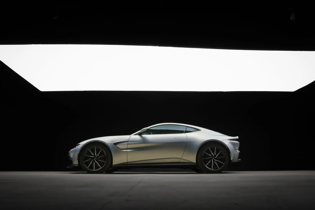 2020 Aston Martin V8 Vantage (2019+) - Image 15 of 31