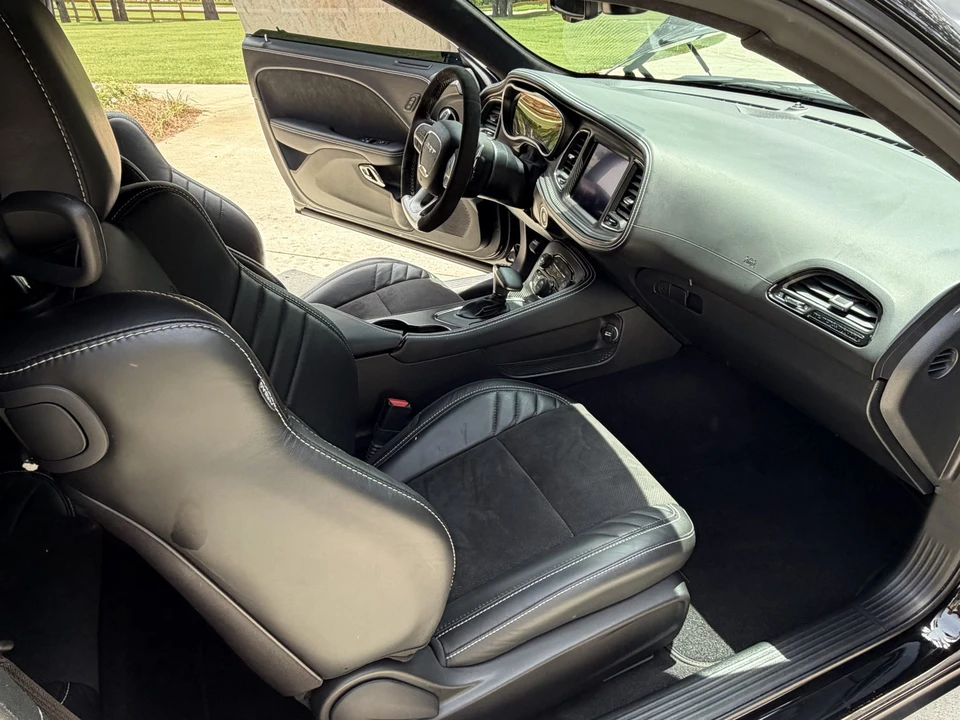 2023 Dodge Challenger SRT Hellcat 3rd Gen - Image 27 of 31
