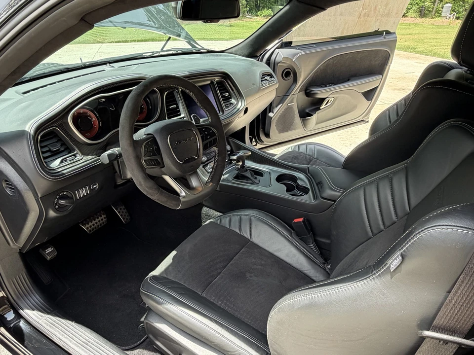 2023 Dodge Challenger SRT Hellcat 3rd Gen - Image 25 of 31