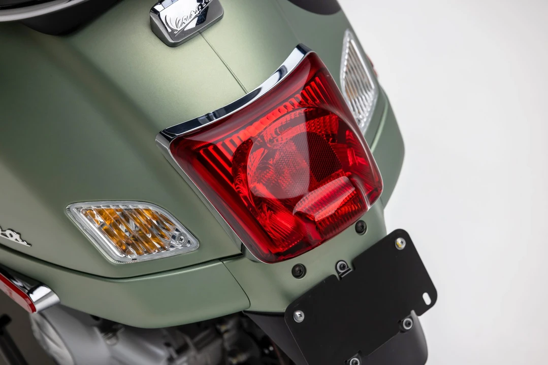 2018 Vespa Sei & PX & ET & LX & GT - Image 22 of 31