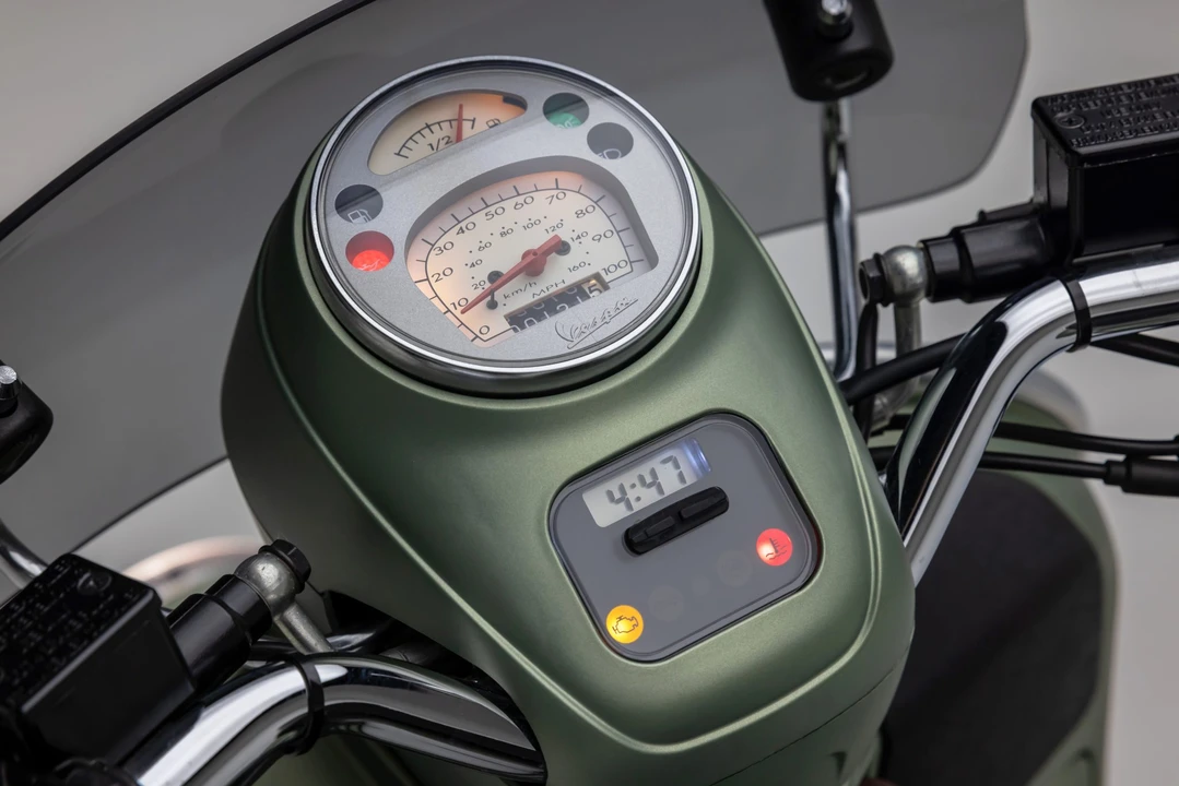 2018 Vespa Sei & PX & ET & LX & GT - Image 14 of 31