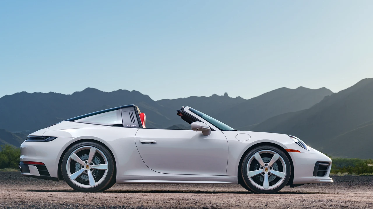 2024 Porsche - Image 19 of 31