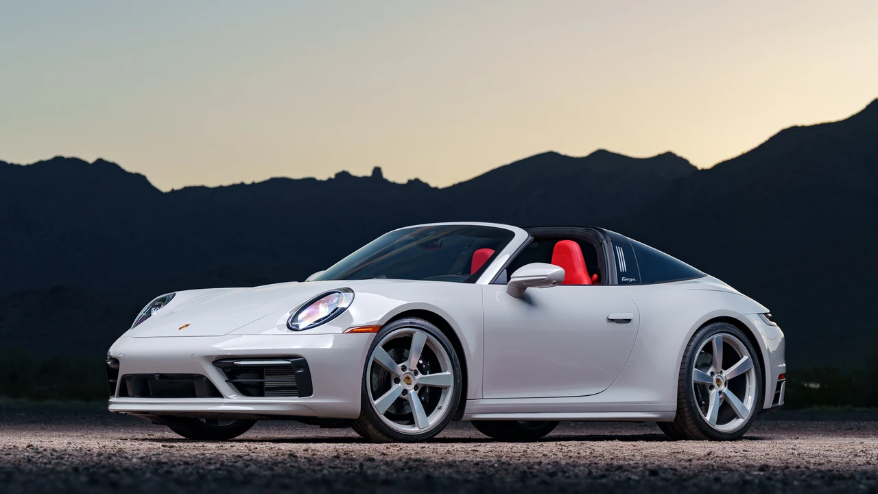 2024 Porsche - Image 4 of 31