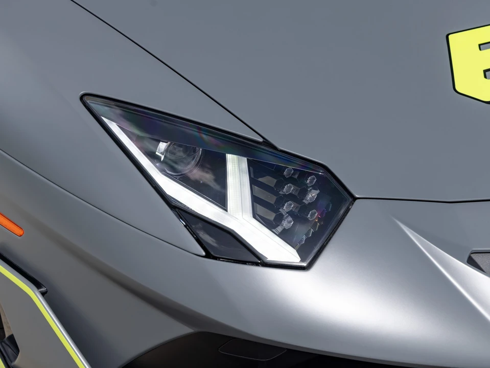 2021 Lamborghini Aventador SVJ LP770-4 Roadster - Image 25 of 31