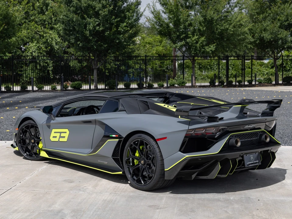 2021 Lamborghini Aventador SVJ LP770-4 Roadster - Image 7 of 31
