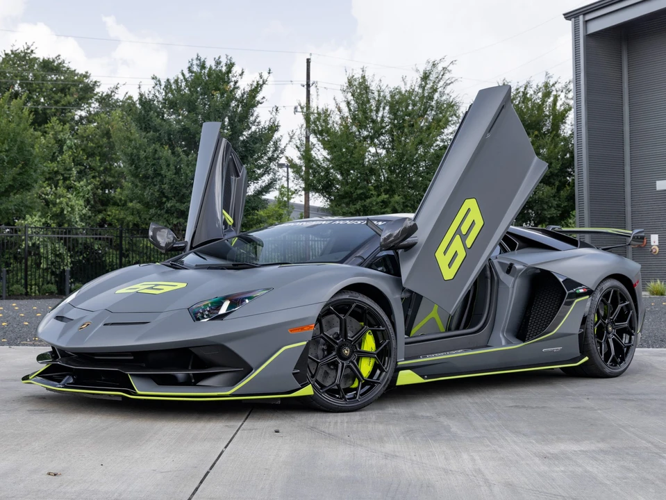 2021 Lamborghini Aventador SVJ LP770-4 Roadster - Image 18 of 31