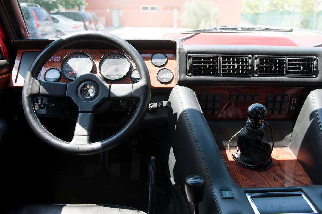 1991 Lamborghini LM002 - Image 14 of 19