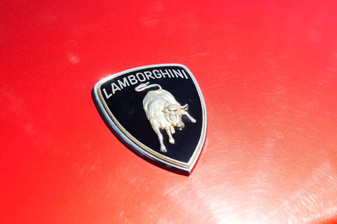 1991 Lamborghini LM002 - Image 4 of 19