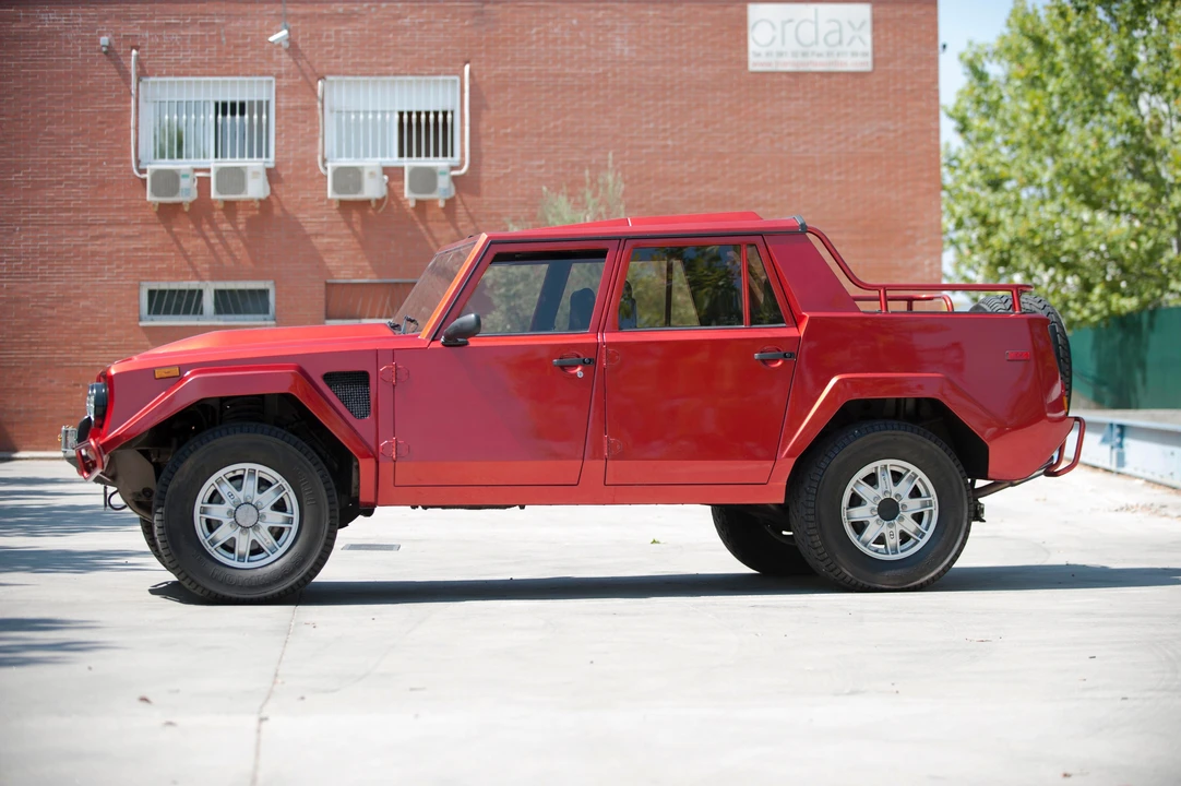 1991 Lamborghini LM002 - Image 17 of 19