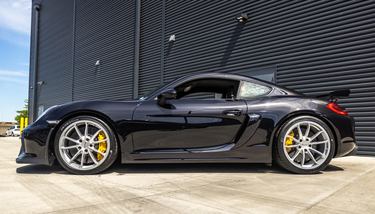 2016 Porsche 981 Cayman GT4 - Image 16 of 31