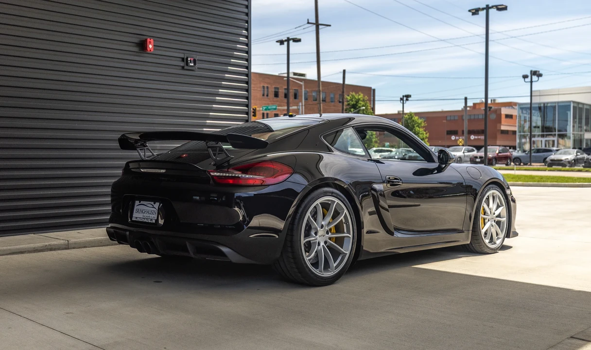2016 Porsche 981 Cayman GT4 - Image 9 of 31
