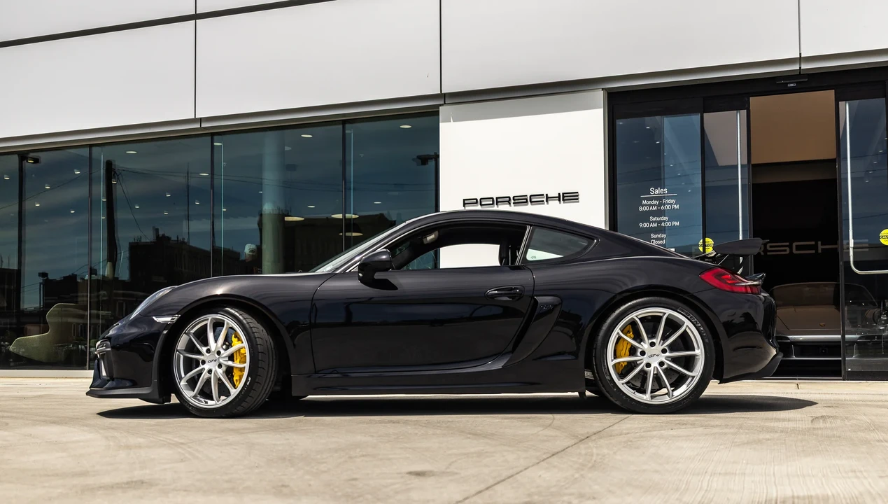 2016 Porsche 981 Cayman GT4 - Image 4 of 31
