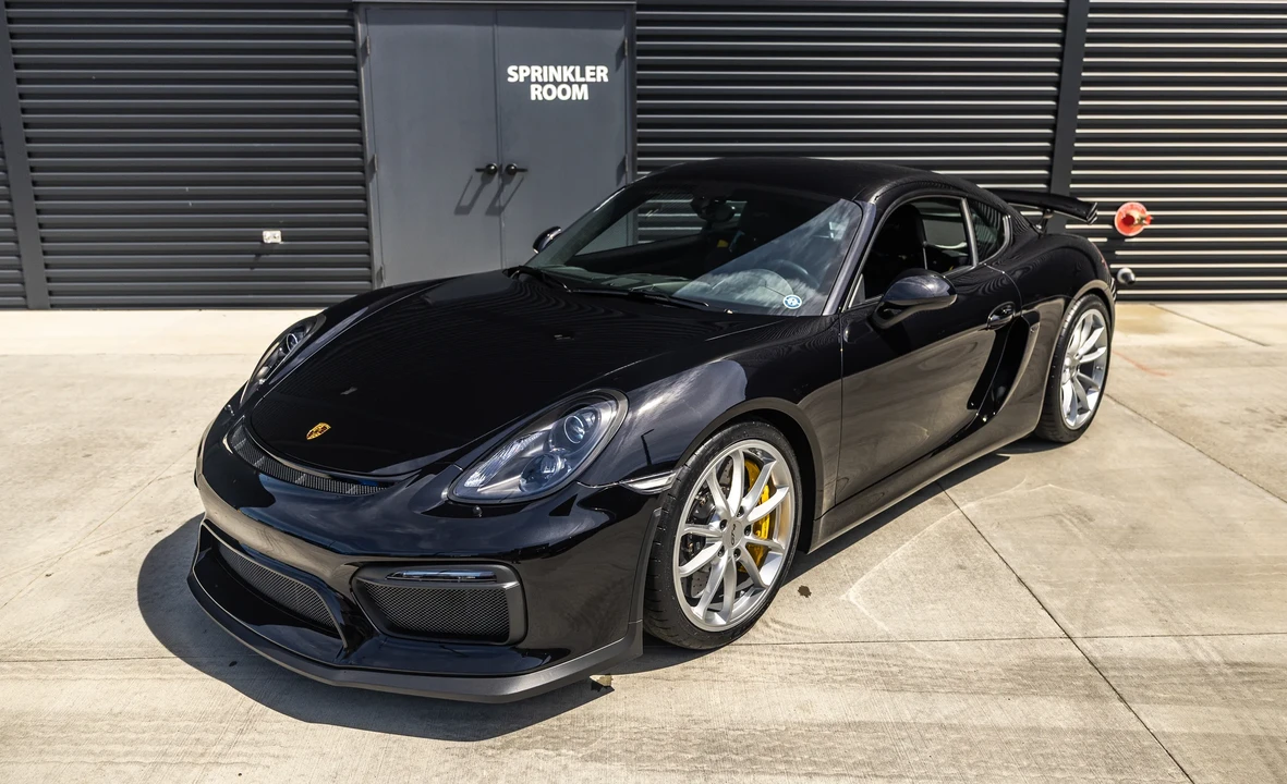 2016 Porsche 981 Cayman GT4 - Image 14 of 31