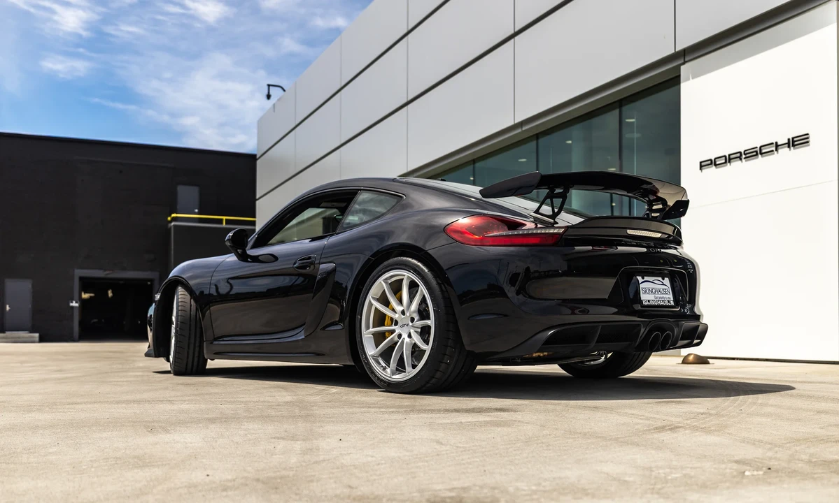 2016 Porsche 981 Cayman GT4 - Image 5 of 31