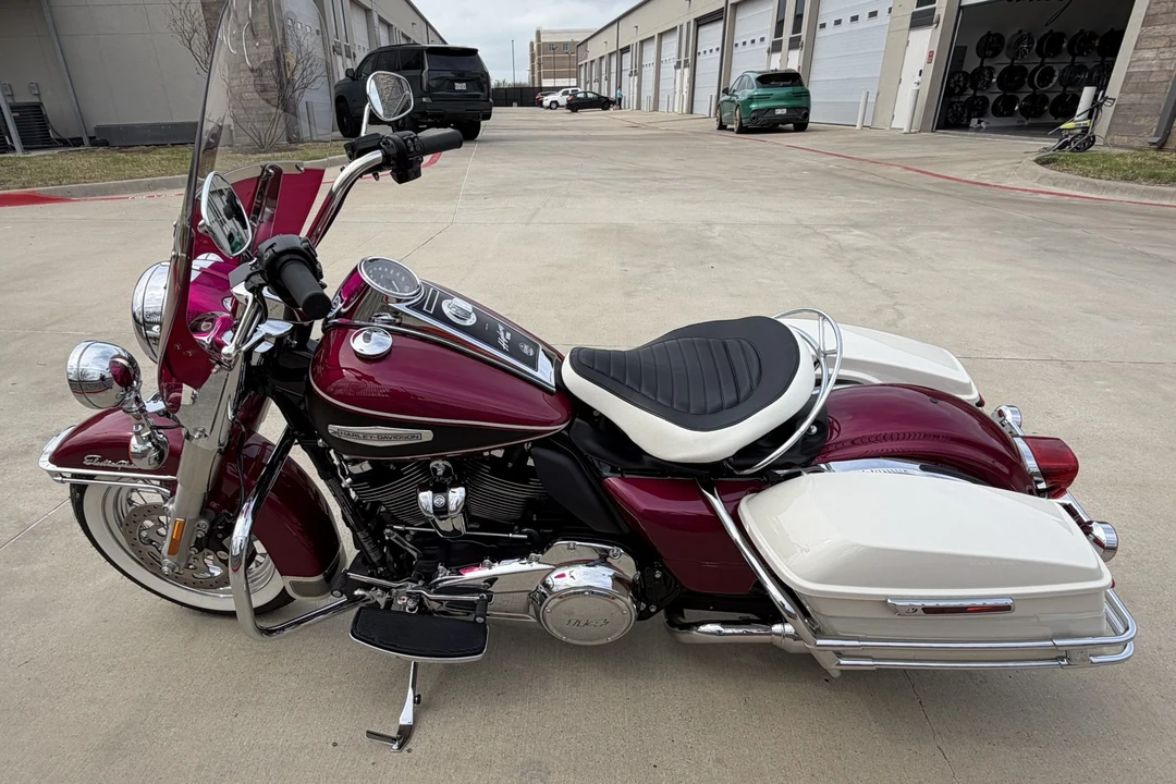 2023 Harley-Davidson Touring Milwaukee-Eight - Image 2 of 7