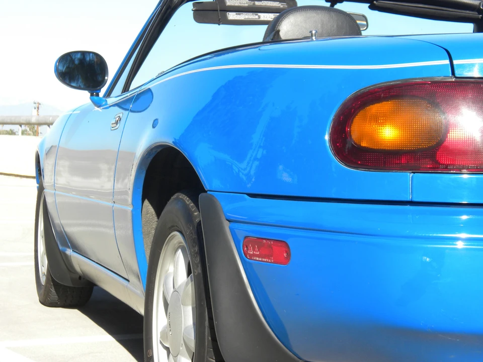 1992 Mazda NA MX-5 Miata - Image 26 of 31