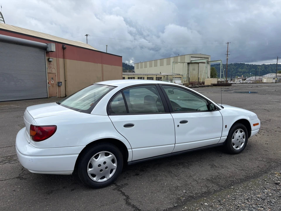 2002 Saturn Ion - Image 9 of 31