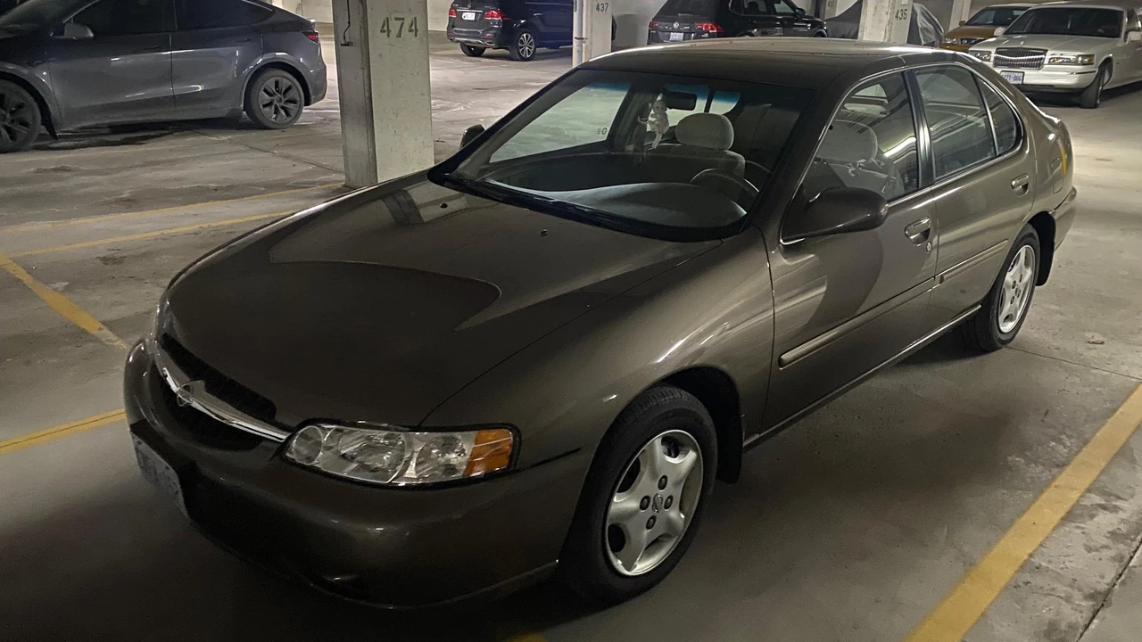 2000 Nissan Altima 2nd Gen - Image 2 of 31