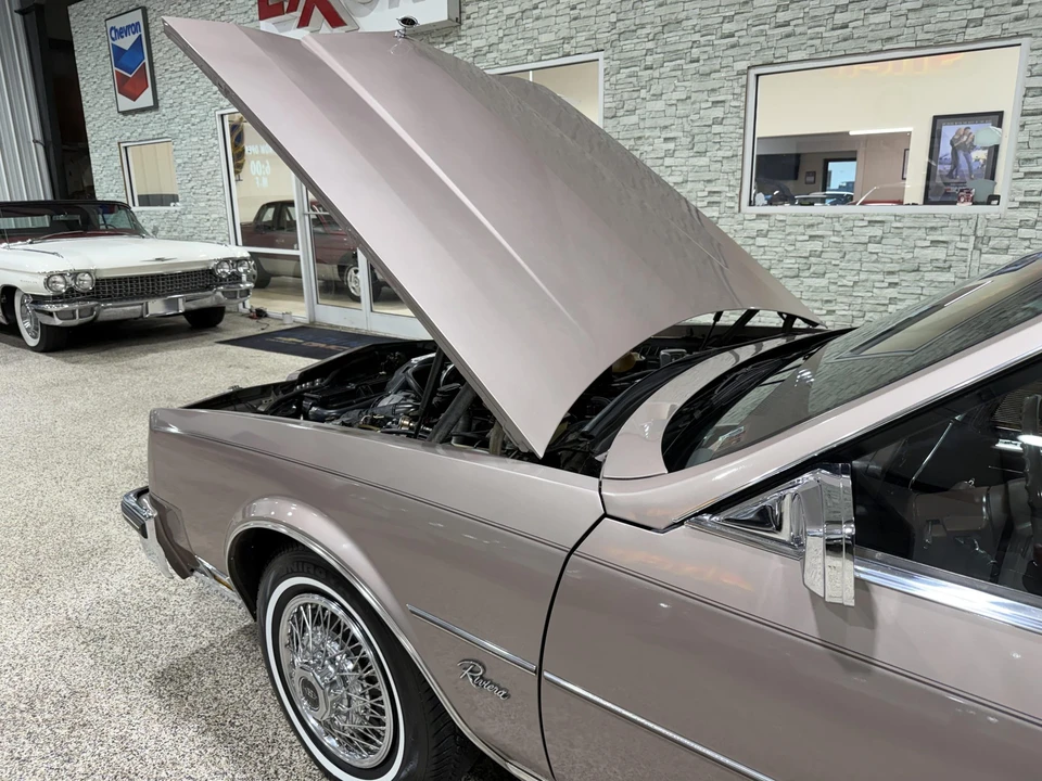 1983 Buick Riviera 4th-7th Gen - Image 25 of 31