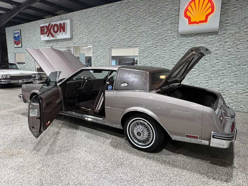 1983 Buick Riviera 4th-7th Gen - Image 27 of 31