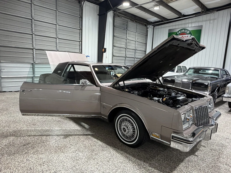 1983 Buick Riviera 4th-7th Gen - Image 30 of 31