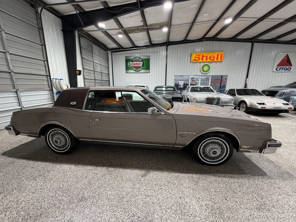 1983 Buick Riviera 4th-7th Gen - Image 17 of 31
