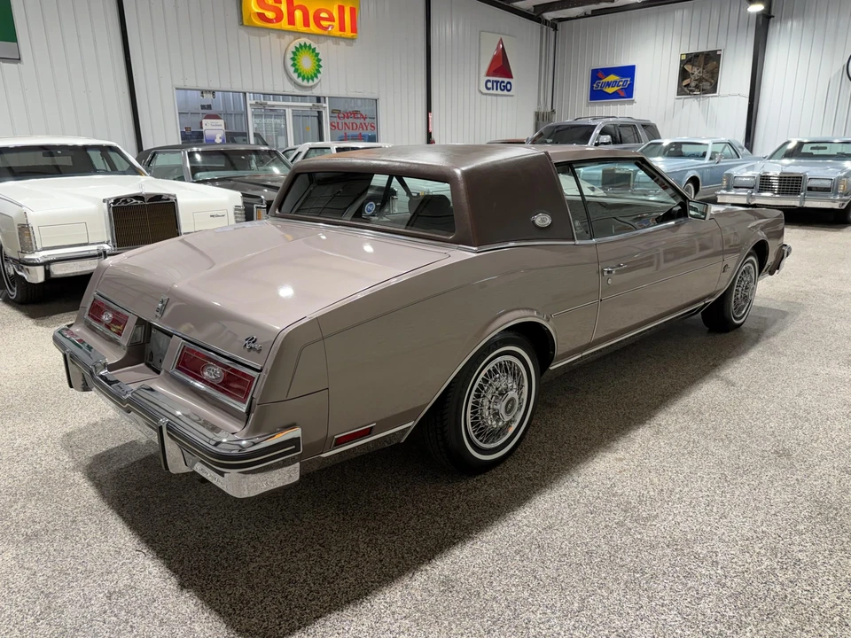 1983 Buick Riviera 4th-7th Gen - Image 16 of 31