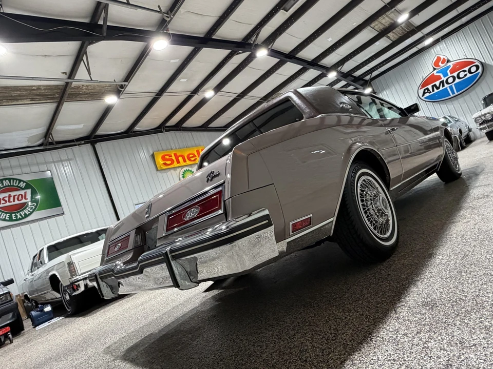 1983 Buick Riviera 4th-7th Gen - Image 14 of 31