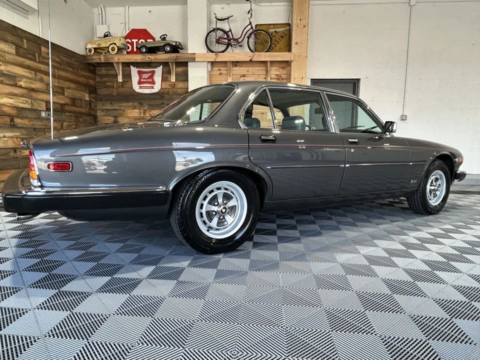 1985 Jaguar XJ Series 3 - Image 9 of 31