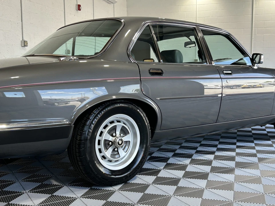 1985 Jaguar XJ Series 3 - Image 26 of 31