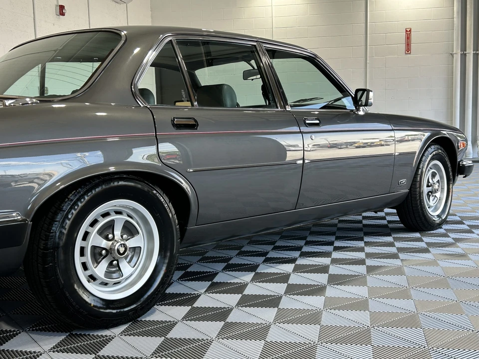 1985 Jaguar XJ Series 3 - Image 25 of 31