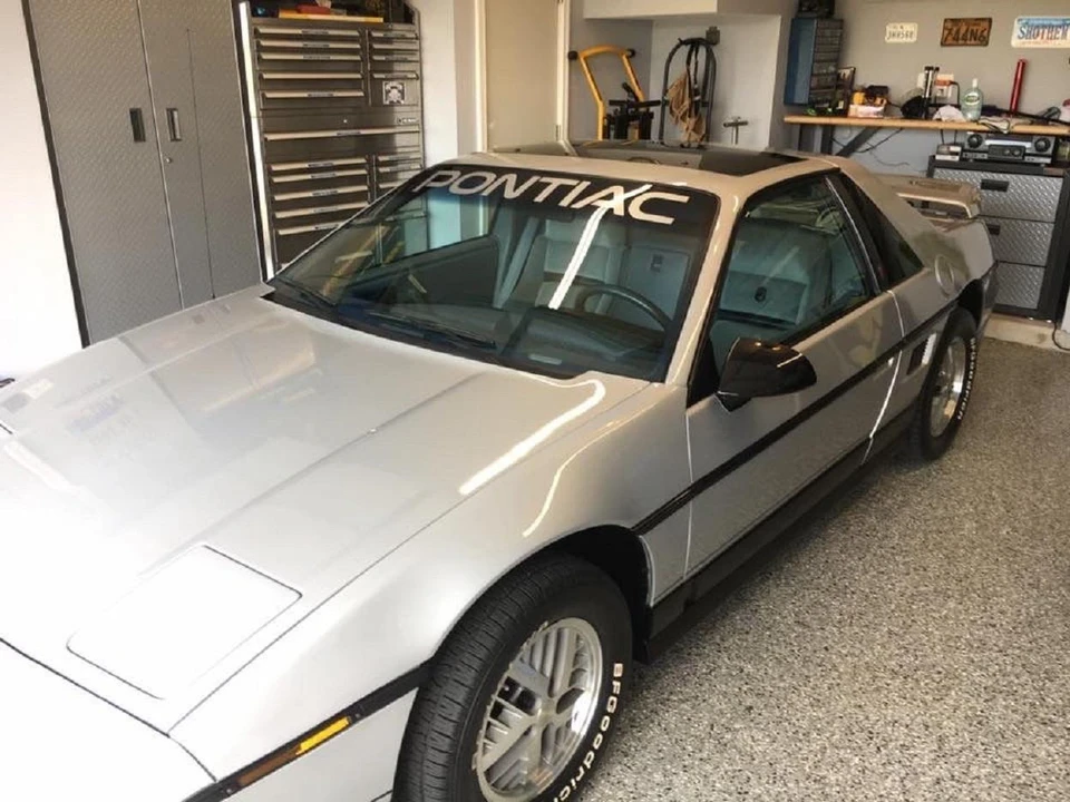 1986 Pontiac Fiero - Image 13 of 31