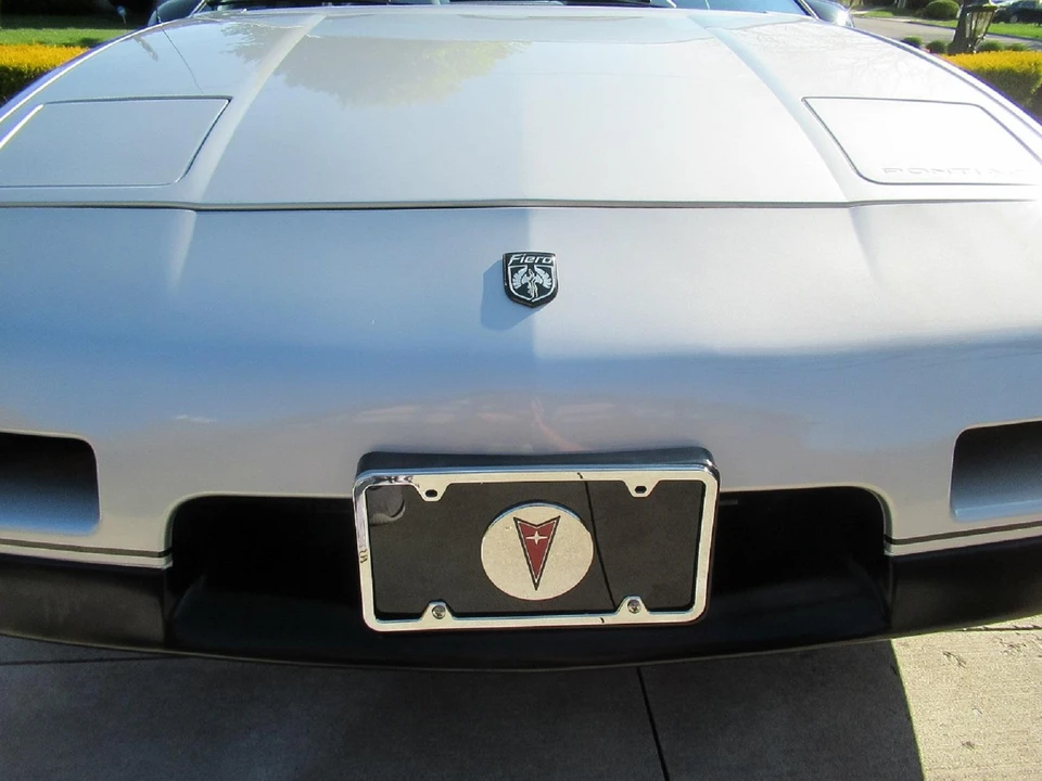 1986 Pontiac Fiero - Image 12 of 31