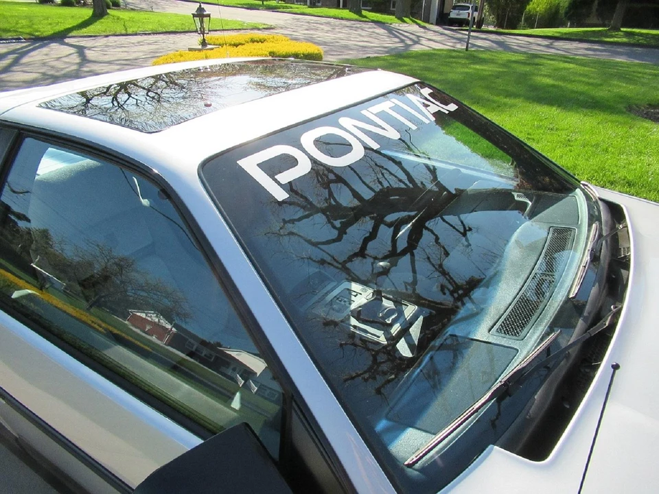 1986 Pontiac Fiero - Image 20 of 31