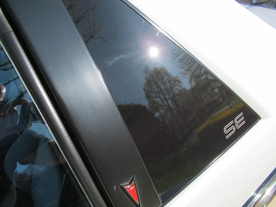1986 Pontiac Fiero - Image 29 of 31