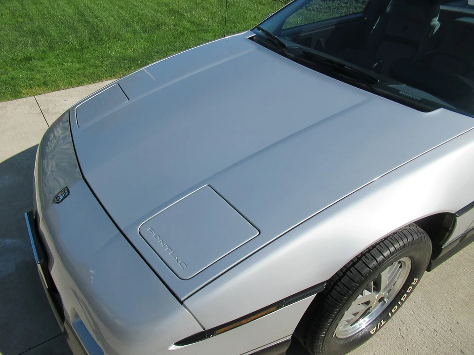 1986 Pontiac Fiero - Image 25 of 31