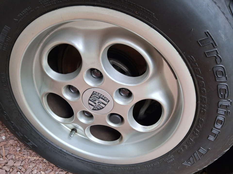 1986 Porsche 944 - Image 15 of 31