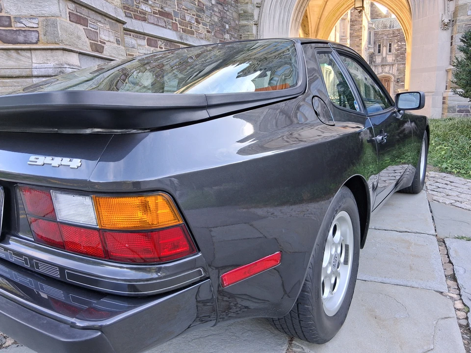 1986 Porsche 944 - Image 9 of 31