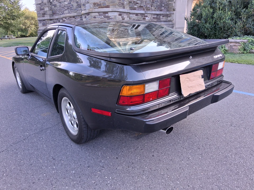 1986 Porsche 944 - Image 6 of 31